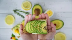 Zo bewaar je avocado’s op de juiste manier: experts noemen de fout die bijna iedereen maakt